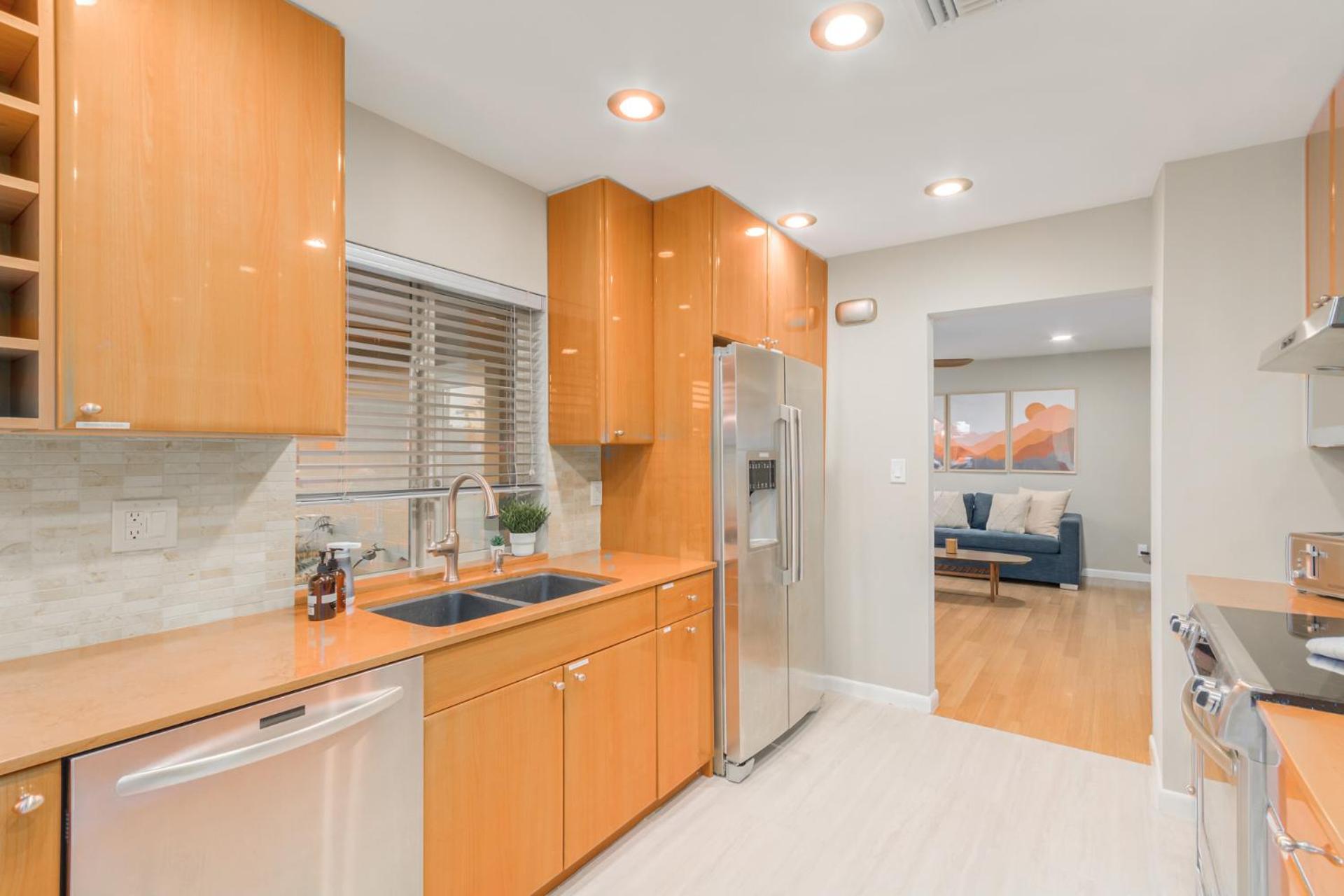 87th Pl - 4br -